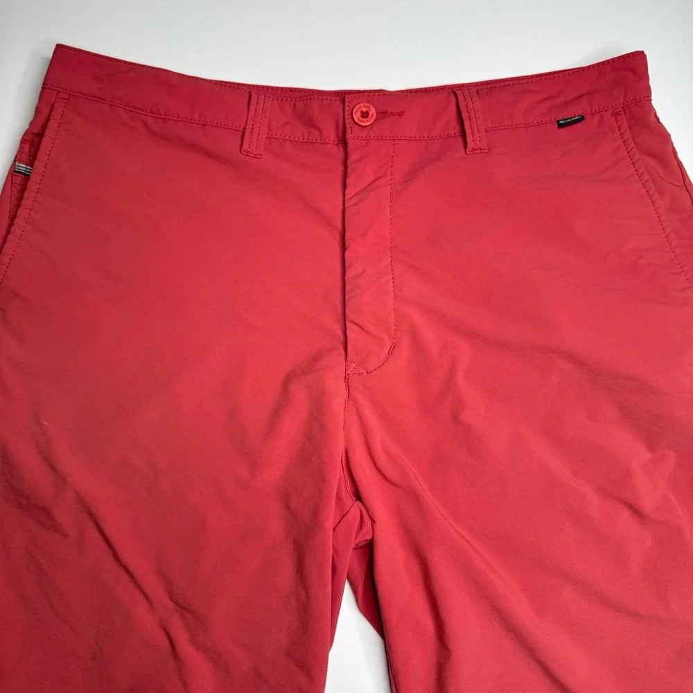 Travis Mathew Stretch Flat Front Golf Shorts 10” Inseam Preppy Athleisure